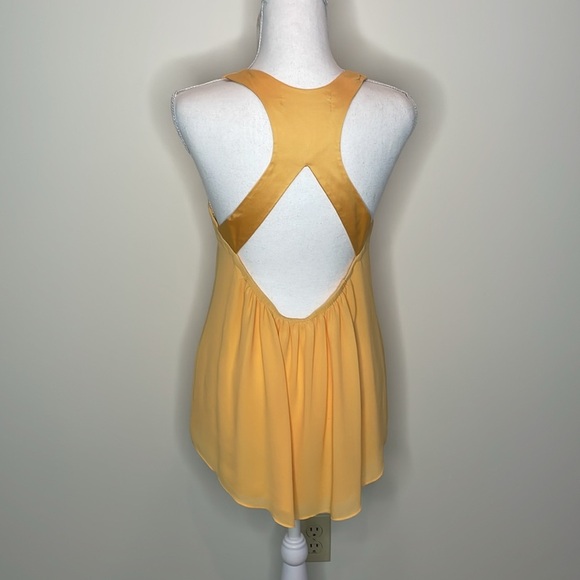 Rebecca Hampton Yellow Gold Sleeveless Women's Top. Small - Picture 3 of 10